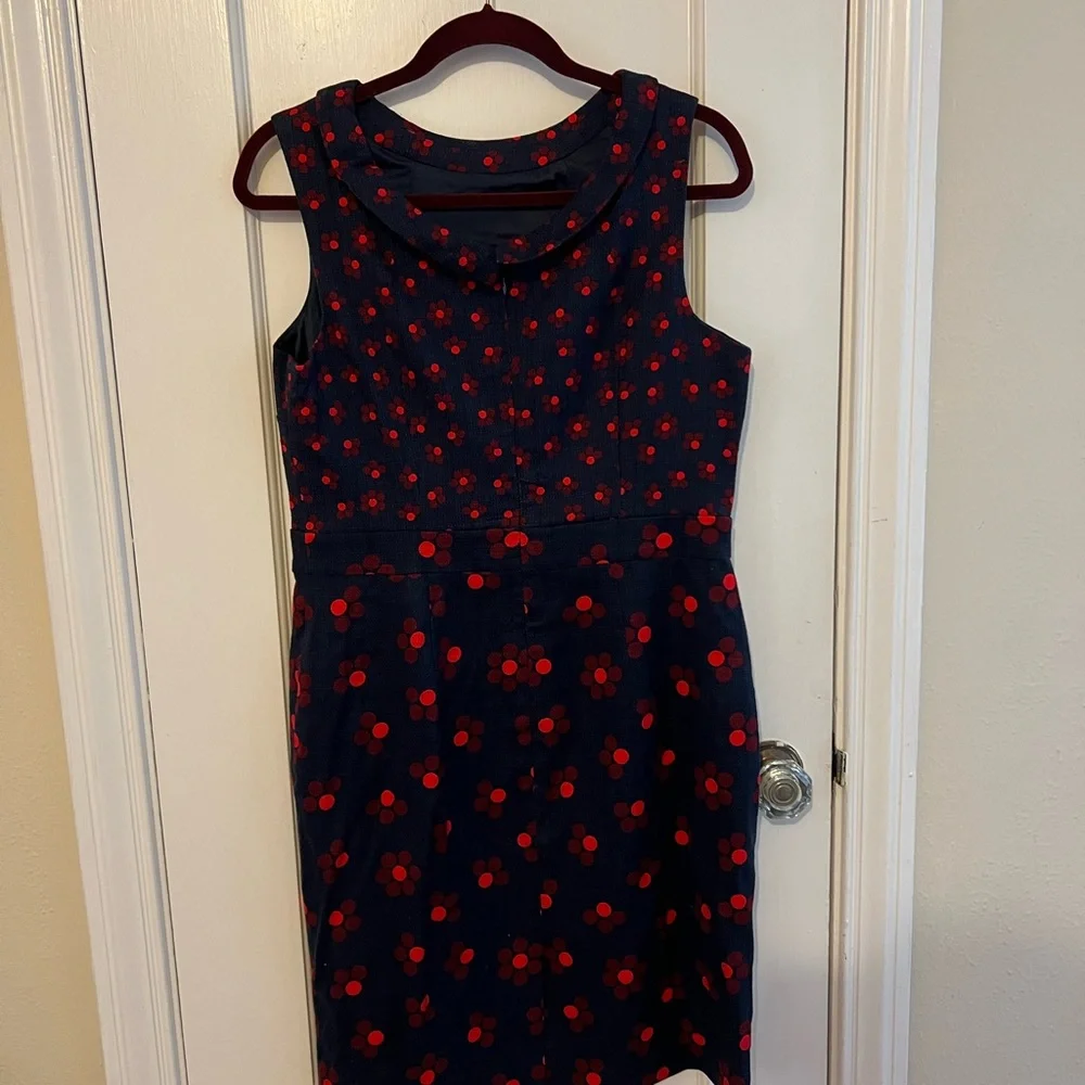 NEW Boden Martha Fitted Dress. Navy with red geometric flowers. - Picture 6 of 11